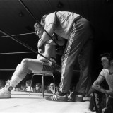 Kelly Anderson waiting for round one of his first bout of the night.